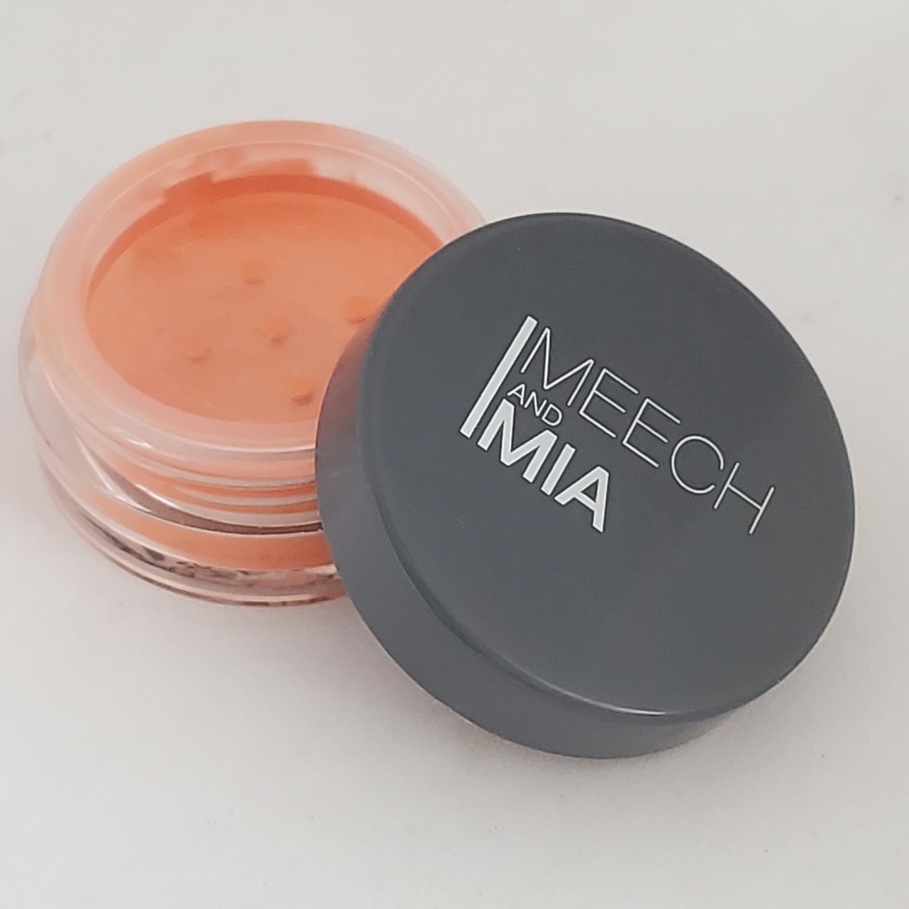 Meech and Mia loose mineral eyeshadow CORAL 🆕️